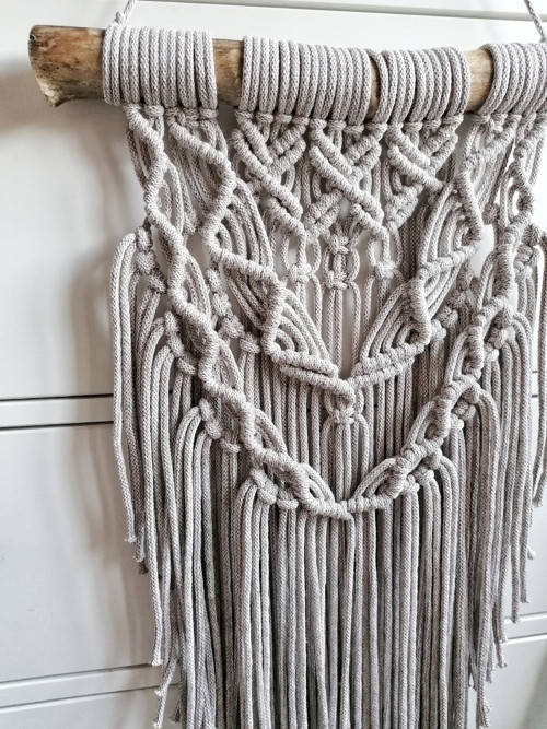 Macrame dekorace v barvě latte — foto 2