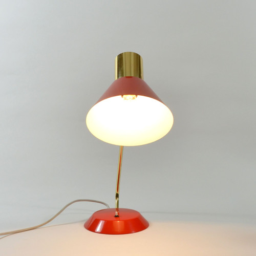 Červená vintage lampa — foto 3