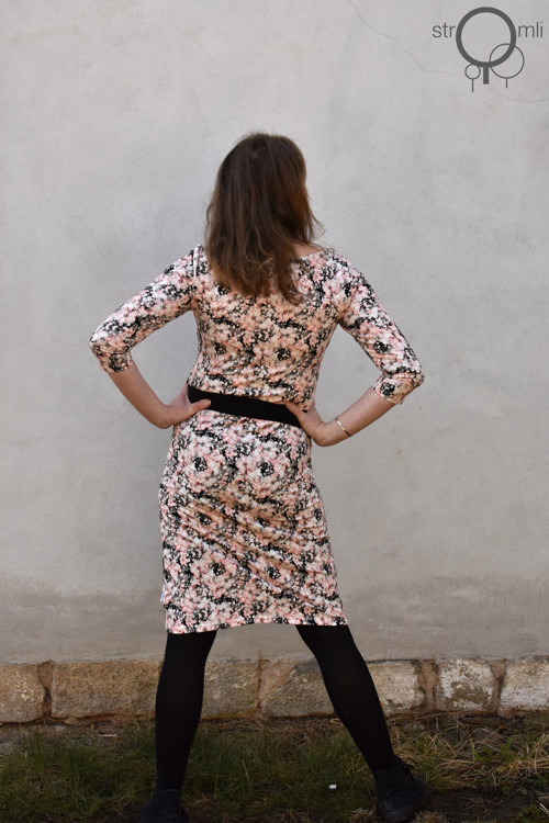 Květované šaty s černou, XL — foto 5
