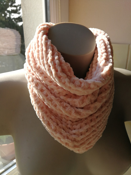 Pletený žinylkový nákrčník — foto 5