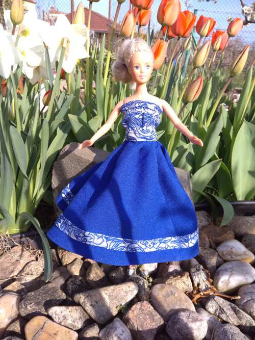 Šaty pro Barbie - KRÁLOVSKY MODRÉ — foto 4