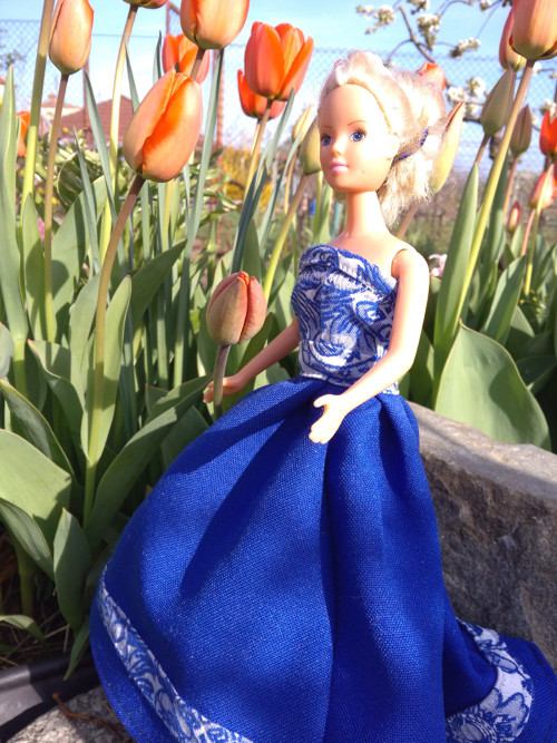 Šaty pro Barbie - KRÁLOVSKY MODRÉ — foto 6