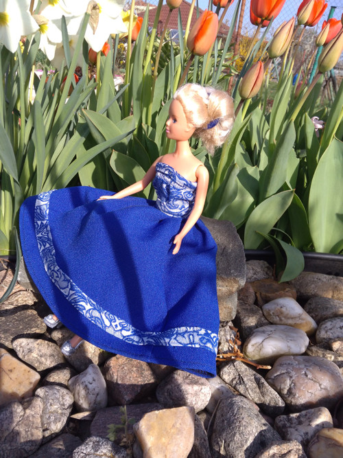 Šaty pro Barbie - KRÁLOVSKY MODRÉ — foto 2