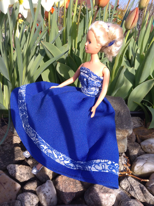 Šaty pro Barbie - KRÁLOVSKY MODRÉ — foto 5