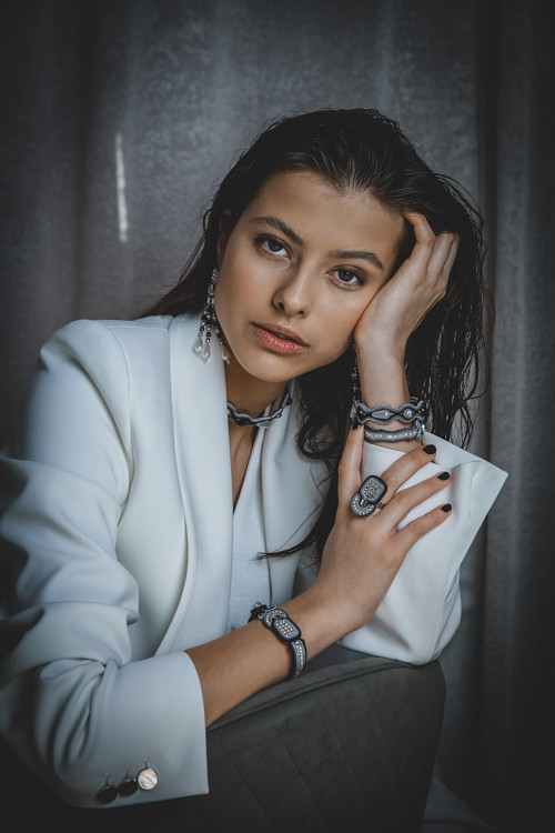 Sutaškový náhrdelník choker Marlene — foto 3