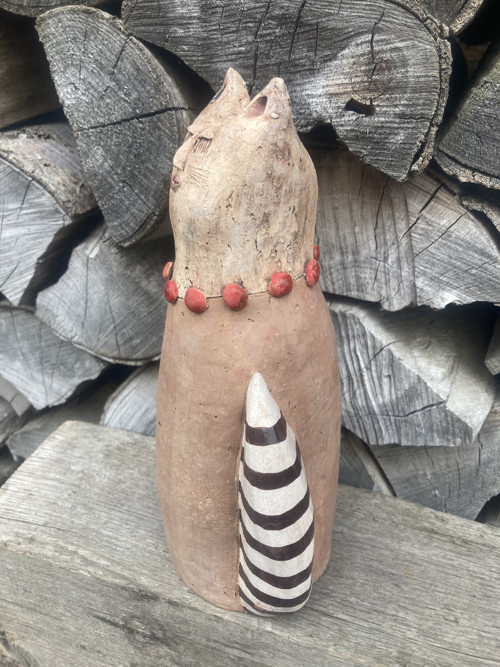 Kočka s červenými korálky — foto 4