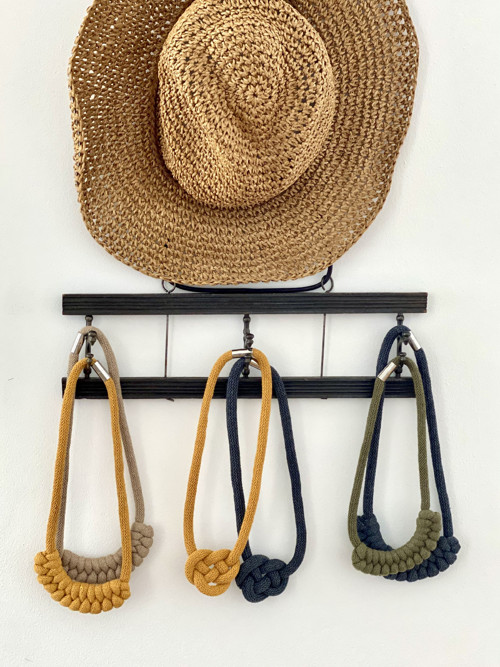 Šňůrový náhrdelník “Macrame uzel ” — foto 4