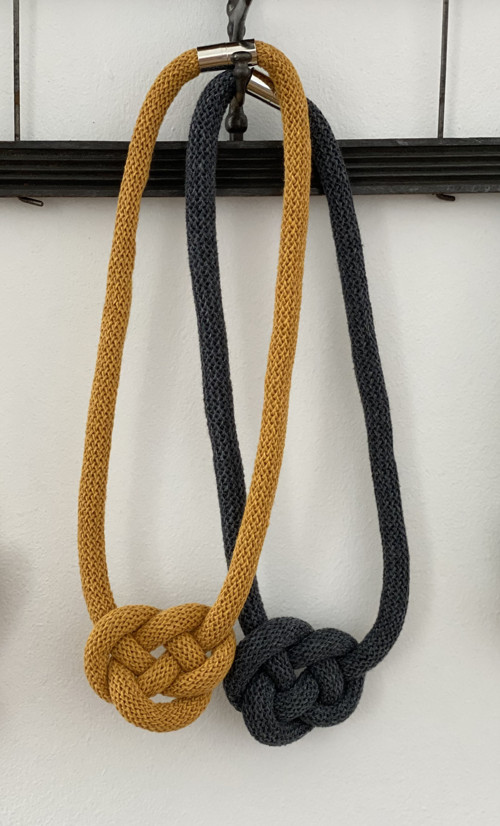 Šňůrový náhrdelník “Macrame uzel ” — foto 3