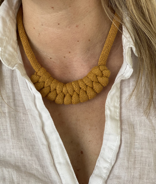Šňůrový náhrdelník “Macrame” — foto 5