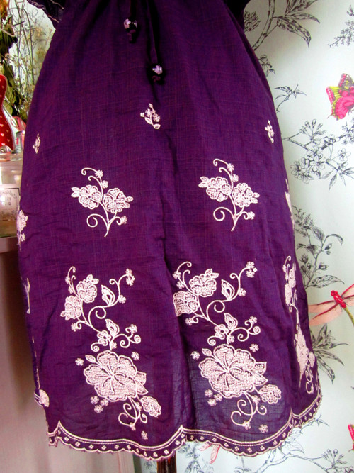 Šaty folklór boho violet vyšívané — foto 3