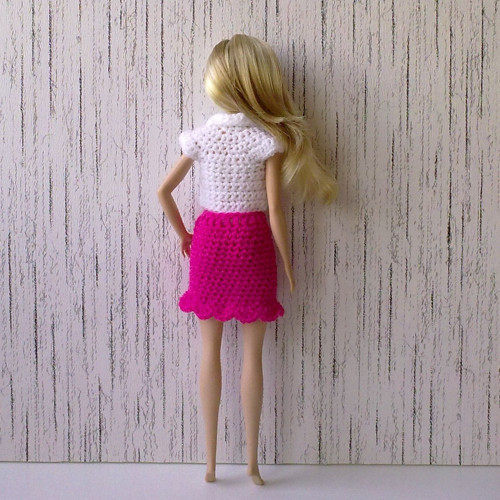 Oblečky pro Barbie - triko, sukně — foto 3