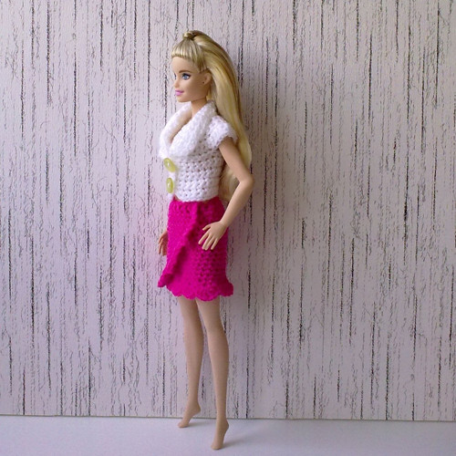 Oblečky pro Barbie - triko, sukně — foto 2