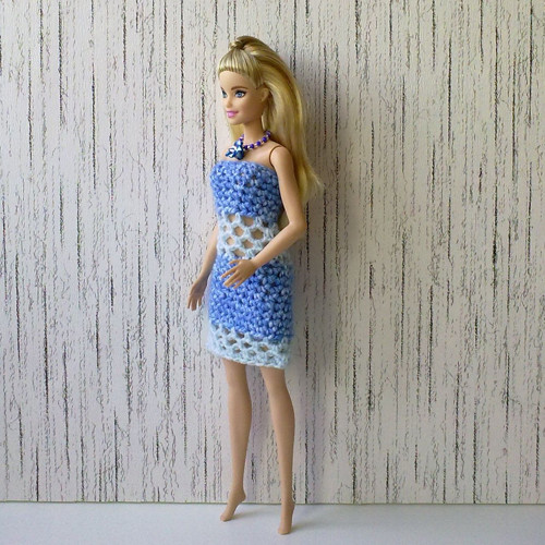 Oblečky pro Barbie - šaty, náhrdelník — foto 3