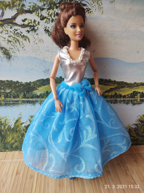 Barbie-trochu tylu — foto 2