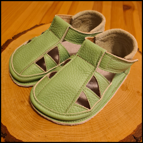 Kožené barefoot capáčky - sandálky 17 cm — foto 2