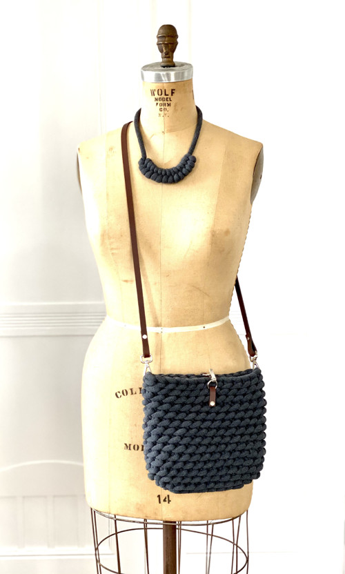Šňůrový náhrdelník “Macrame” antracit — foto 6