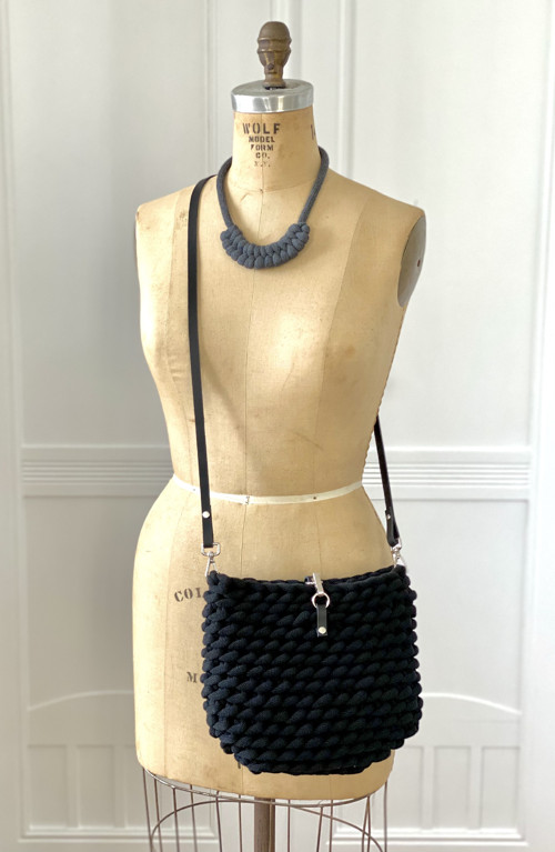 Šňůrový náhrdelník “Macrame” antracit — foto 5