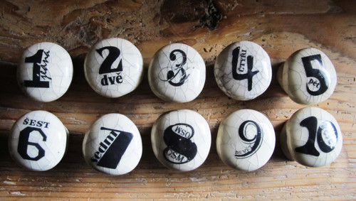 Keramický úchyt č. 2 ze série Numbers — foto 2