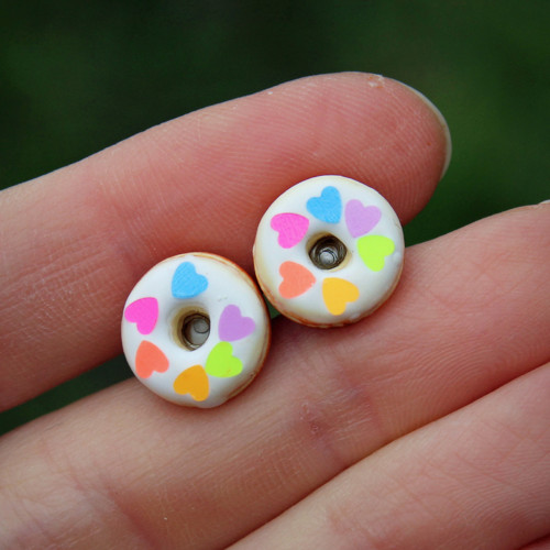 Donuty s duhovými srdíčky, pecky — foto 2