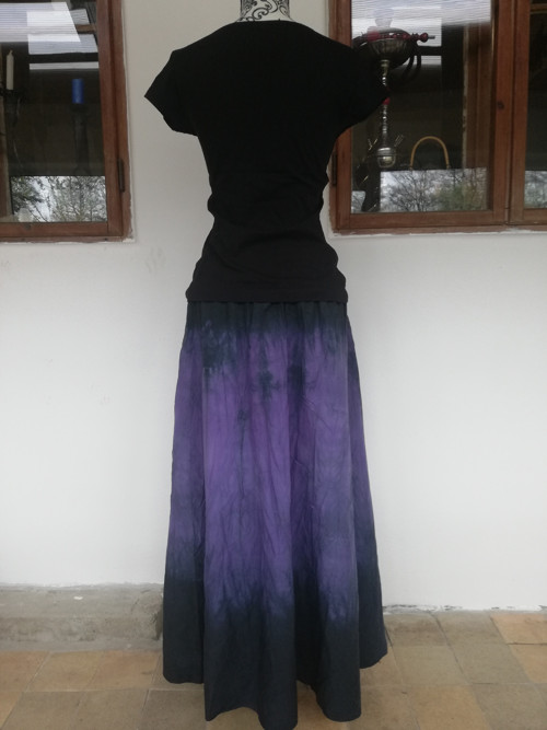 Dlouhá batikovaná sukně — foto 2