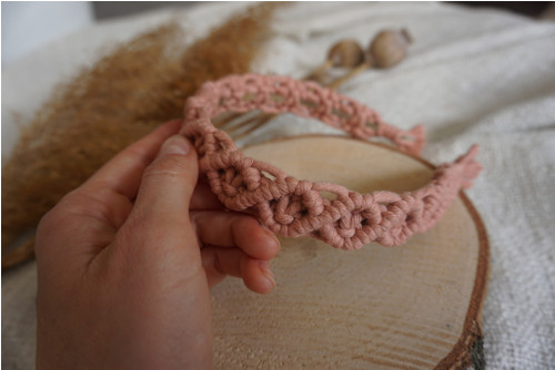 Macramé čelenka Pudrová — foto 2
