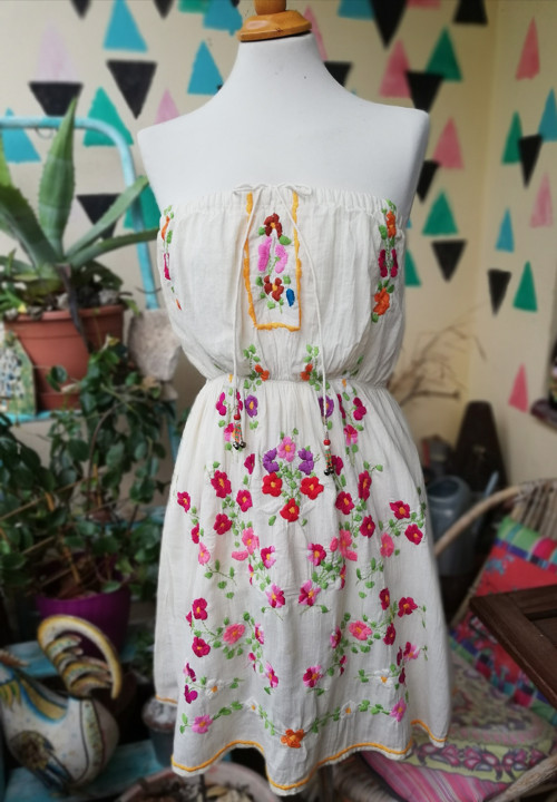 Šaty vyšívané folklórní — foto 5