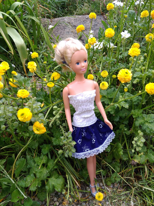 Letní šaty Folk pro Barbii — foto 2