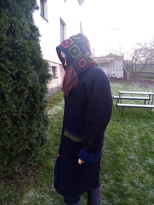 Kabátek s mozaikou barev — foto 2