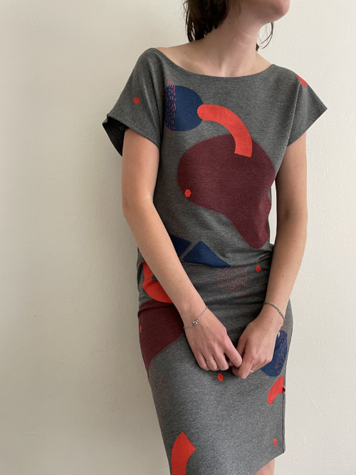 Šaty/abstrakt — foto 4
