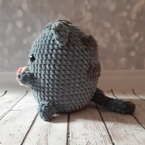 Kočka Pusheen s donutem - Háčkovaná hračka — foto 2