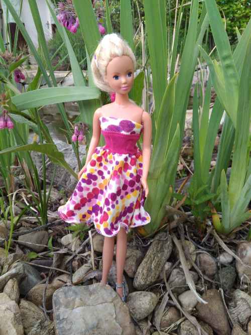 Šaty veselý puntík pro Barbii — foto 2