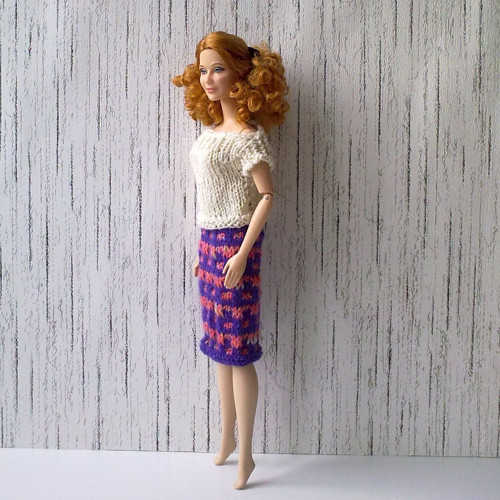 Oblečky pro Barbie - triko, sukně — foto 3