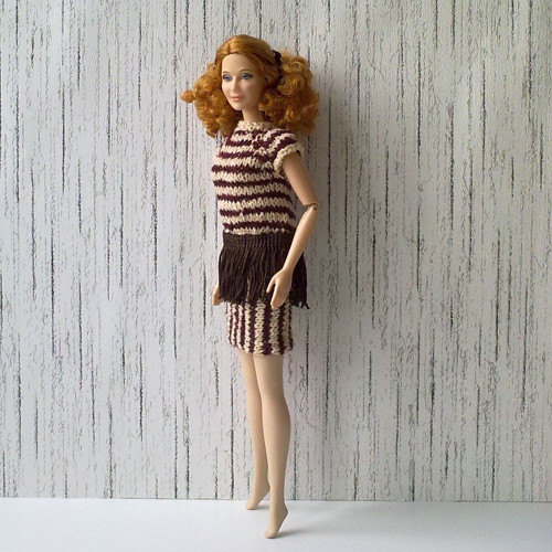 Oblečky pro Barbie - triko, sukně — foto 3