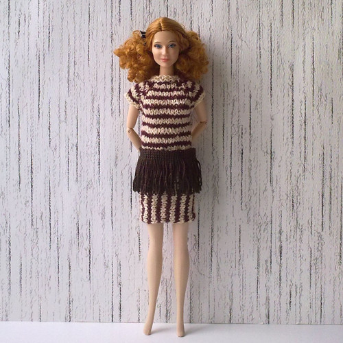 Oblečky pro Barbie - triko, sukně — foto 2