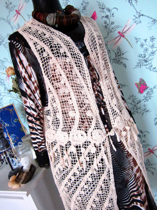 Háčkovaná dlouhá boho vesta — foto 3