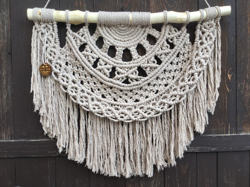 Macrame závěsná dekorace půlkruh — foto 3