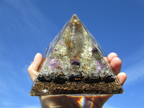 Org. pyramida ,, Matky Země " — foto 2