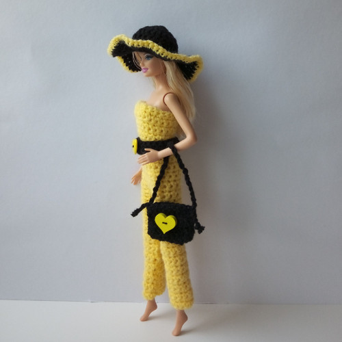 Oblečky pro Barbie - klobouk, overal, kabelka — foto 2
