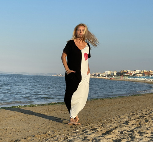 Dlouhé balonové šaty černobílé — foto 5