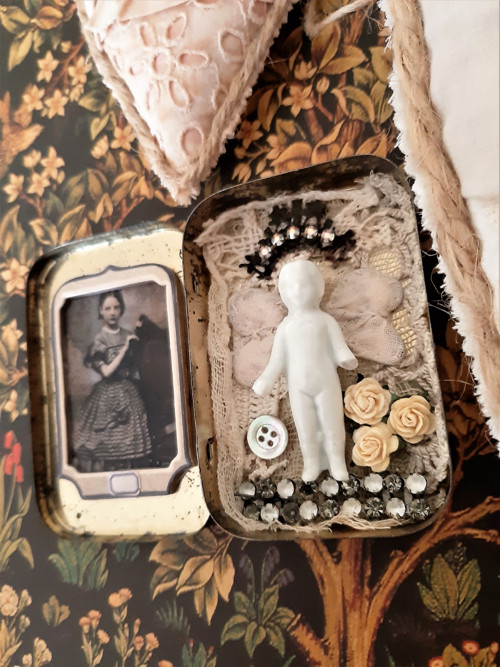 Starožitná porcelánová Šarlotka — foto 3