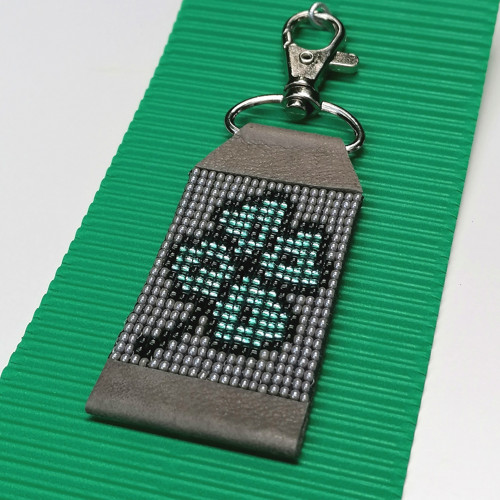Four Leaf Clover-Leather Beaded Keychain — foto 5