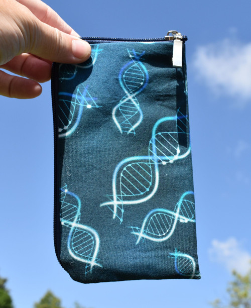 Obal na iPhone "Šroubovice DNA" — foto 5