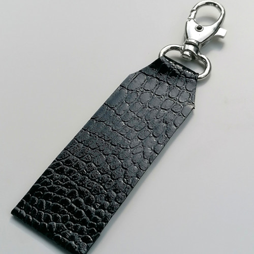 Carp Fish Black&White-Leather Beaded Keychain — foto 3