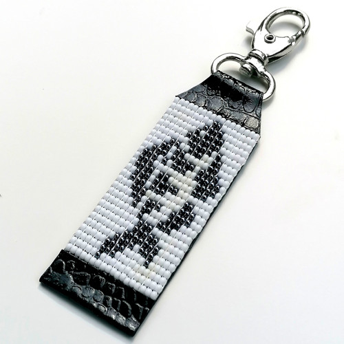 Carp Fish Black&White-Leather Beaded Keychain — foto 2
