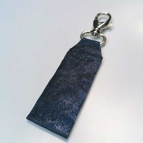 Silver Cross-Leather Beaded Keychain — foto 3