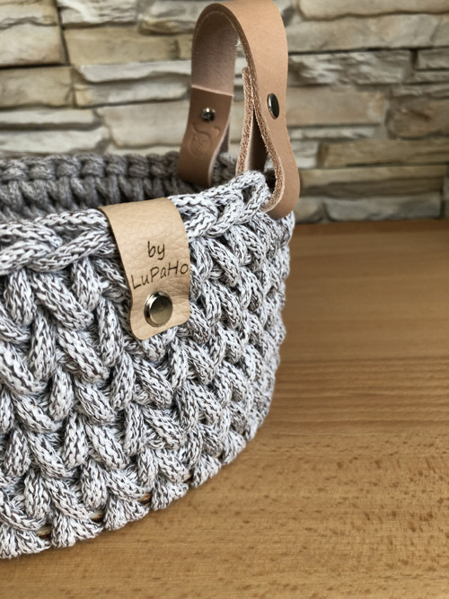 Háčkovaný košík s oušky 20cm latté — foto 2