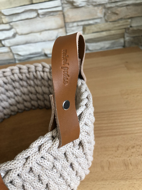 Háčkovaný košík s oušky 20cm béžový — foto 2