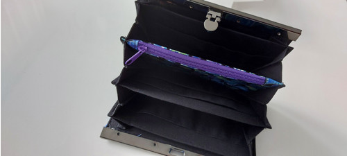 Rámečková peněženka - modrá srdíčka — foto 2