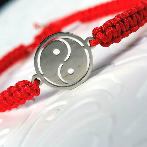 Yin Yang-Red Macrame Bracelet — foto 2