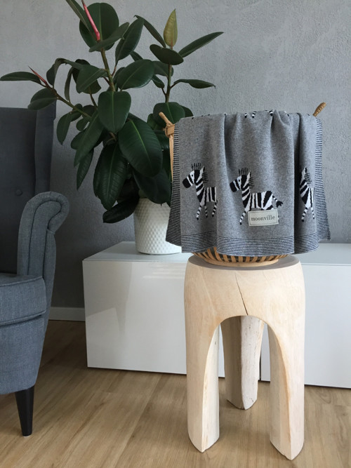 Dětská pletená deka "Zebry", šedá — foto 3